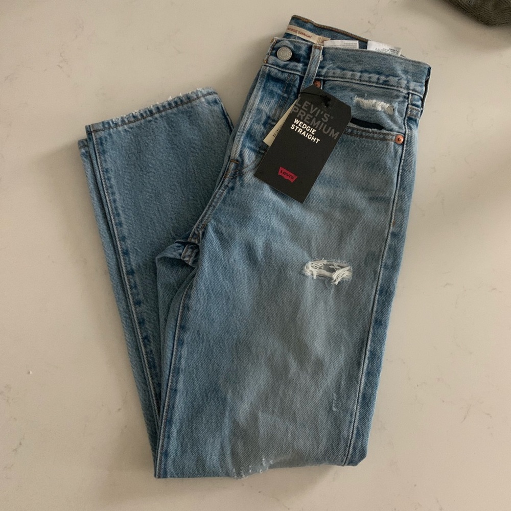 Levi’s high rise wedgie straight jeans size 25x26